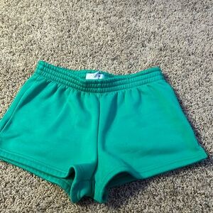 Refuge M green shorts